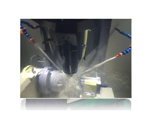 日本(ben)東光兄(xiong)弟緊湊(còu)型加工(gōng)中心工(gōng)作中